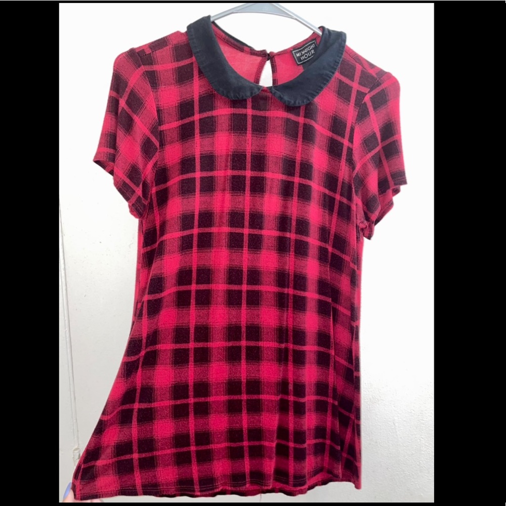 Hot Topic midnight hour black and red collared t shirt
